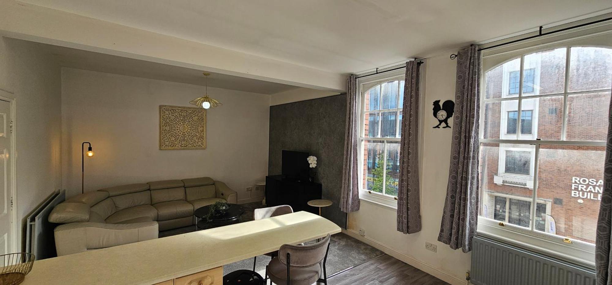 The Wolves Luxe Apartment *